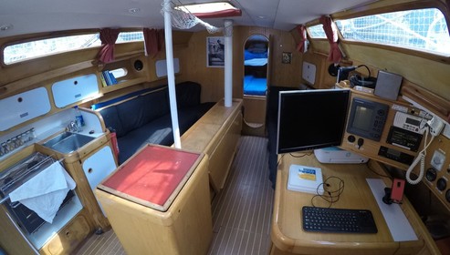 Intérieur Ovni 345.jpg